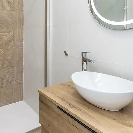 Eden Oceanfront Hideaway Апартаменты *